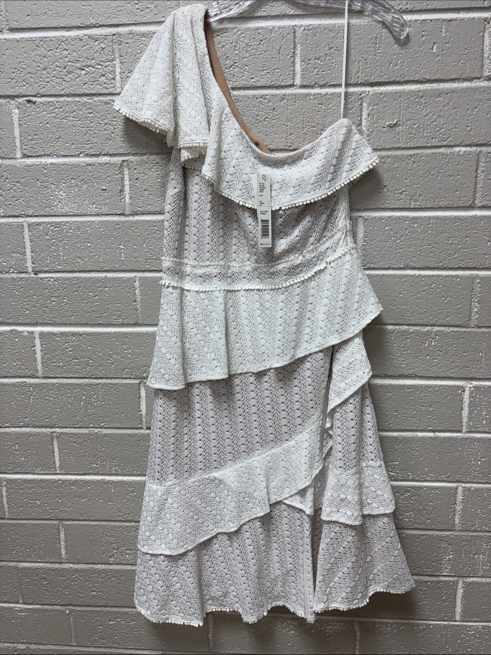 Gianni Bini White One-Shoulder Ruffle Lace Dress